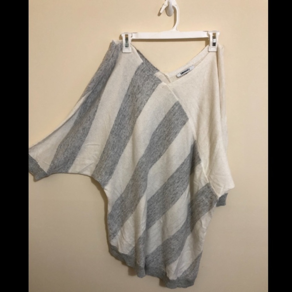 DKNYC 2xl asymmetrical sweater